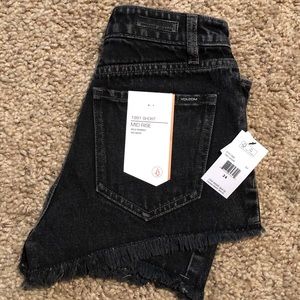 NWT VOLCOM 1991 mid-rise denim shorts